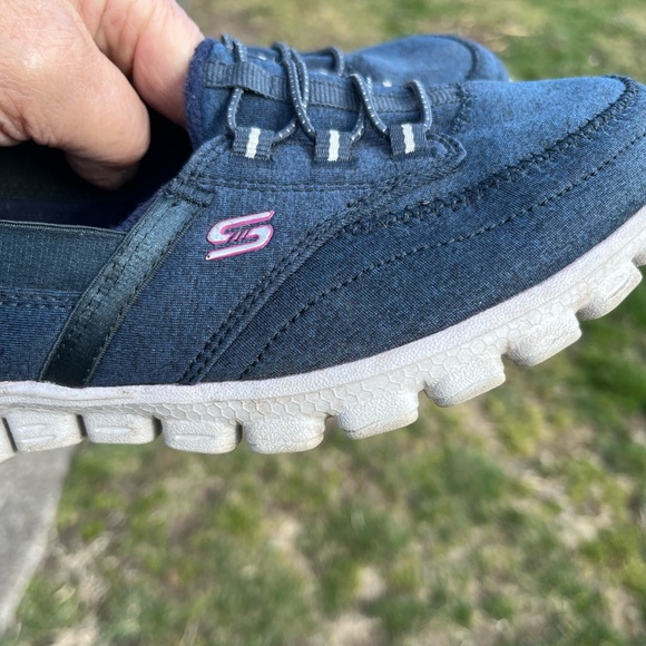 Skechers Slip-On Blue & Pink Size 8 - Picture 3 of 7